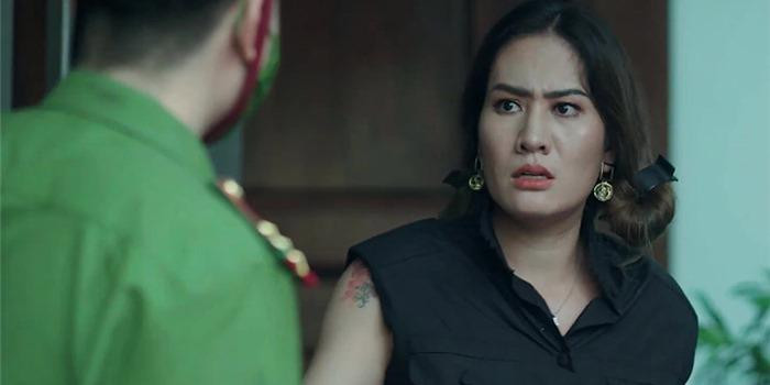 Cuộc sống của Thảo đang trên bờ vực sụp đổ sau khi Tuấn nháy bị bắt. Cuộc sống của Thảo đang trên bờ vực sụp đổ sau khi Tuấn nháy bị bắt.