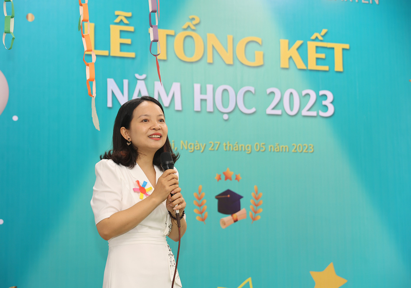 Nhà giáo Trần Thuỳ Anh - Nhà sáng lập Hệ thống SOL Kindergarten phát biểu.