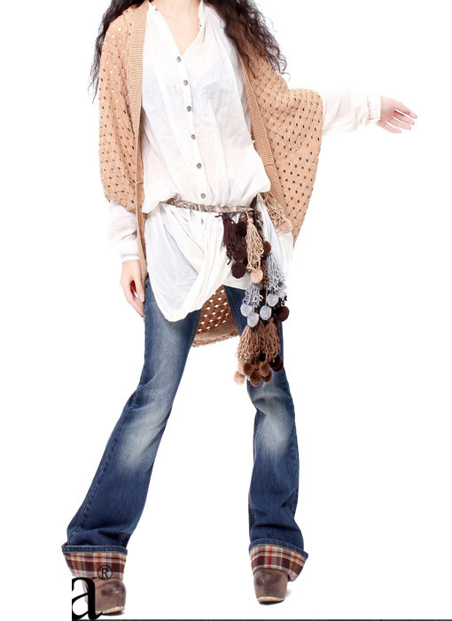 Áo sơ mi trắng với quần jeans sắn gấu đơn giản Thêm chiếc thắt lưng cá tính Thêm chiếc áo khoác nhẹ cho ngày lành lạnh Một phong cách mới khi chiếc áo kết hợp với quần ôm Mới mẻ khi đi cùng chiếc áo khoác nhẹ Biến hóa thành style rất "ngầu" rồi phải không? Dịu dàng mà cá tính khi đi cùng chiếc váy jean Thướt tha cùng chân váy bohemian.