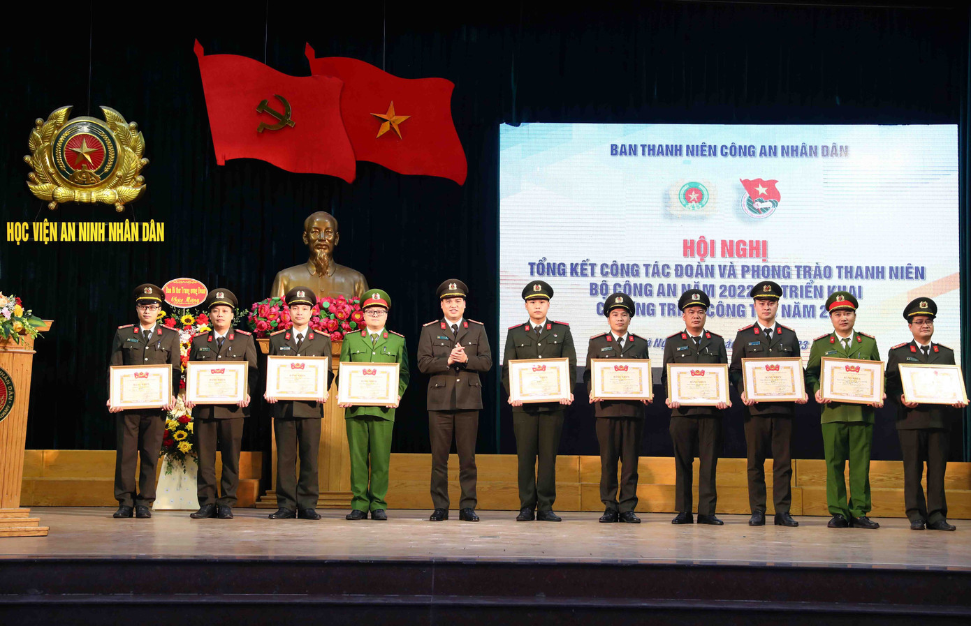 Hội nghị tổng kết công tác Đoàn, phong trào thanh niên năm 2022, triển khai chương trình công tác năm 2023 và tuyên dương “Nhà giáo trẻ tiêu biểu”, “Sinh viên 5 tốt” cấp Bộ. Hội nghị tổng kết công tác Đoàn, phong trào thanh niên năm 2022, triển khai chương trình công tác năm 2023 và tuyên dương “Nhà giáo trẻ tiêu biểu”, “Sinh viên 5 tốt” cấp Bộ.