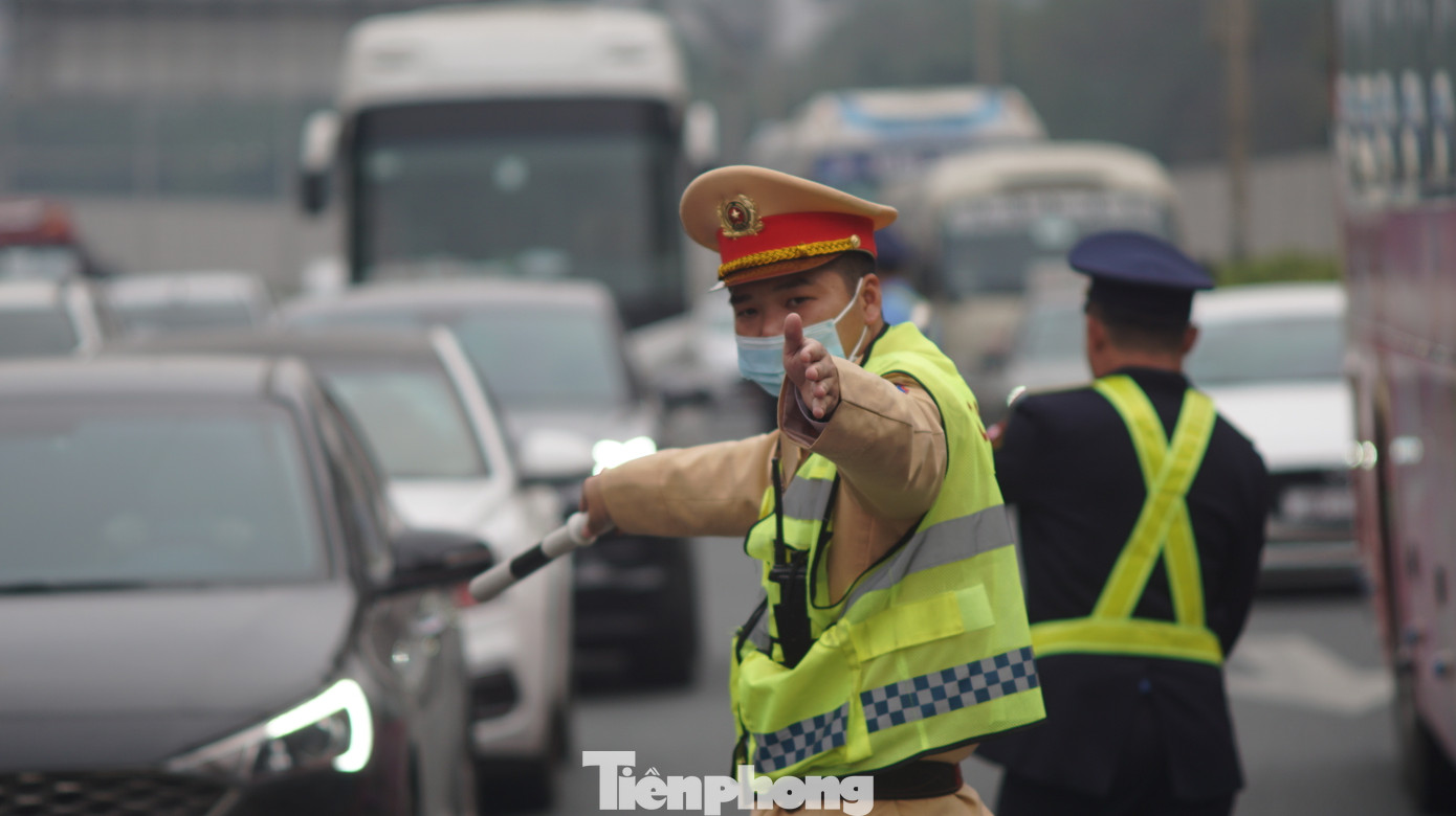 CSGT phối hợp với các lực lượng đảm bảo giao thông thông suốt trong dịp nghỉ lễ.