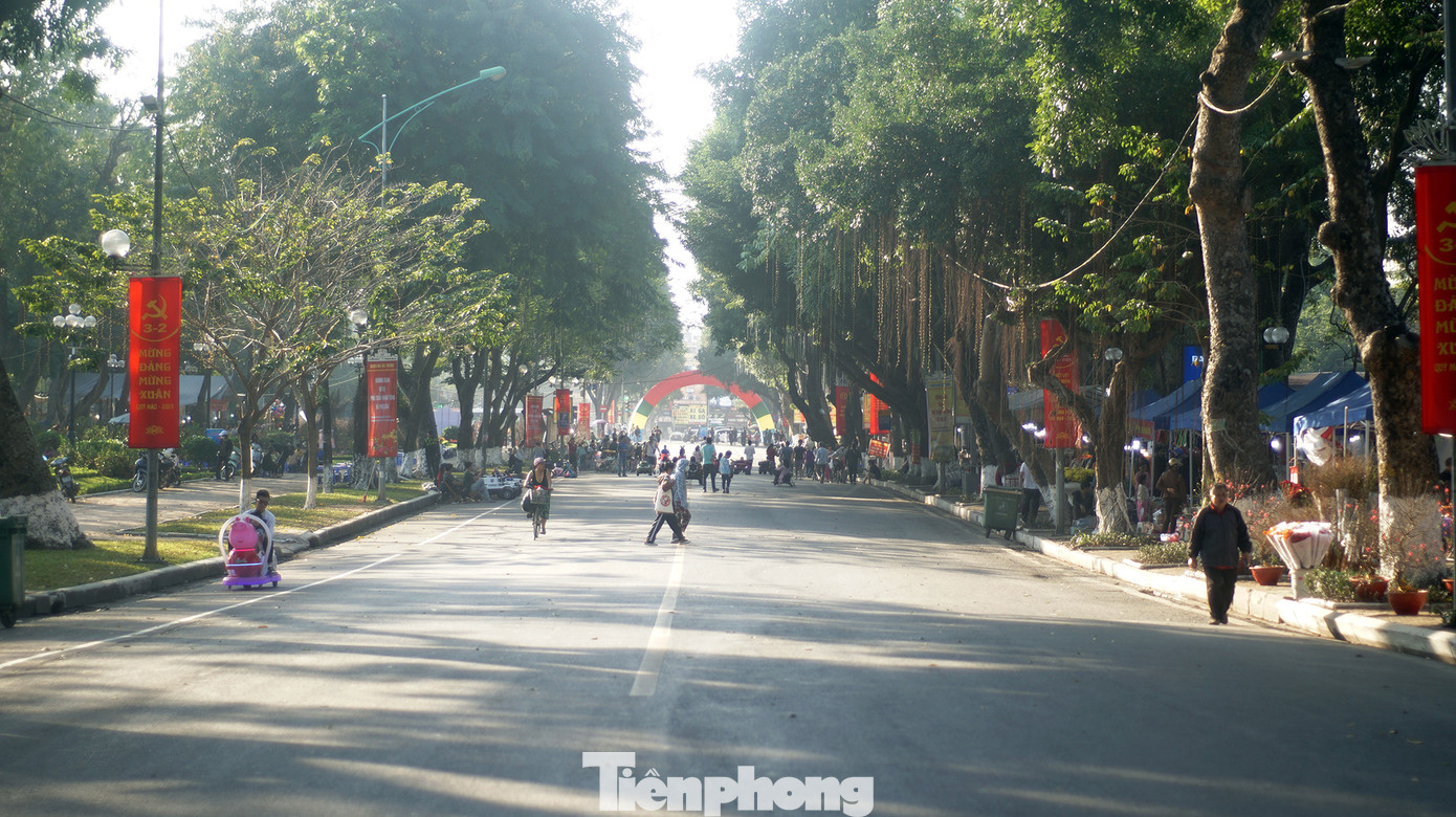 Phố đi bộ Trần Nhân Tông nhộn nhịp ngày cuối tuần ảnh 13