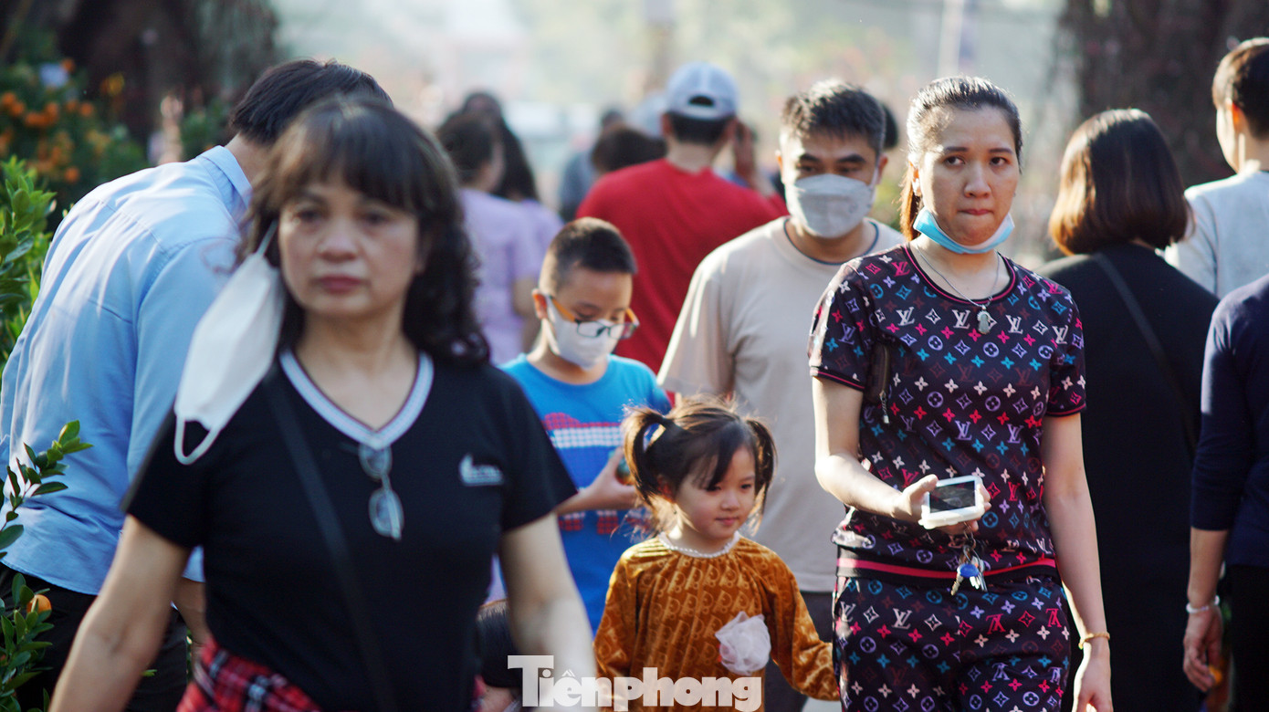 Phố đi bộ Trần Nhân Tông nhộn nhịp ngày cuối tuần ảnh 10