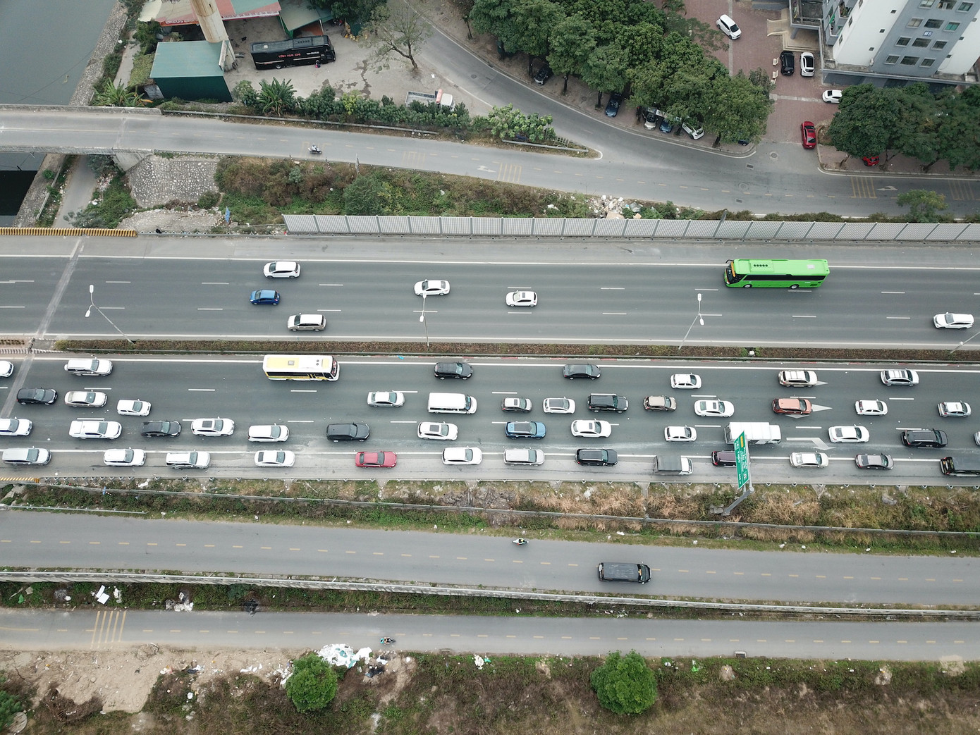 Khu vực lối ra cao tốc Pháp Vân - Cầu Giẽ nhìn từ trên cao.