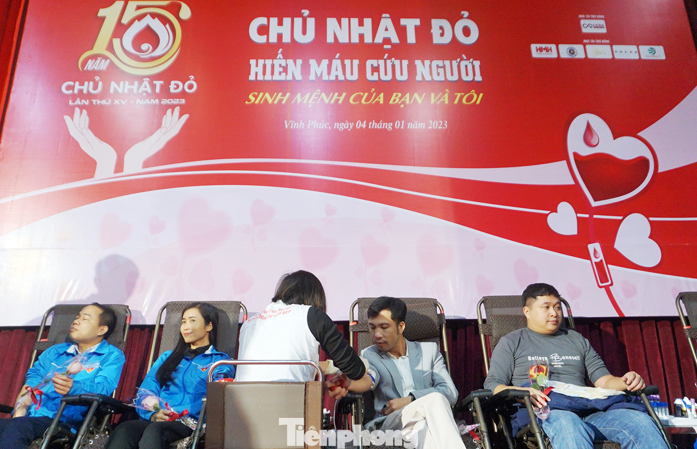 Hàng nghìn đoàn viên, tình nguyện viên tham gia hiến máu tại Chủ Nhật đỏ lần thứ XV.