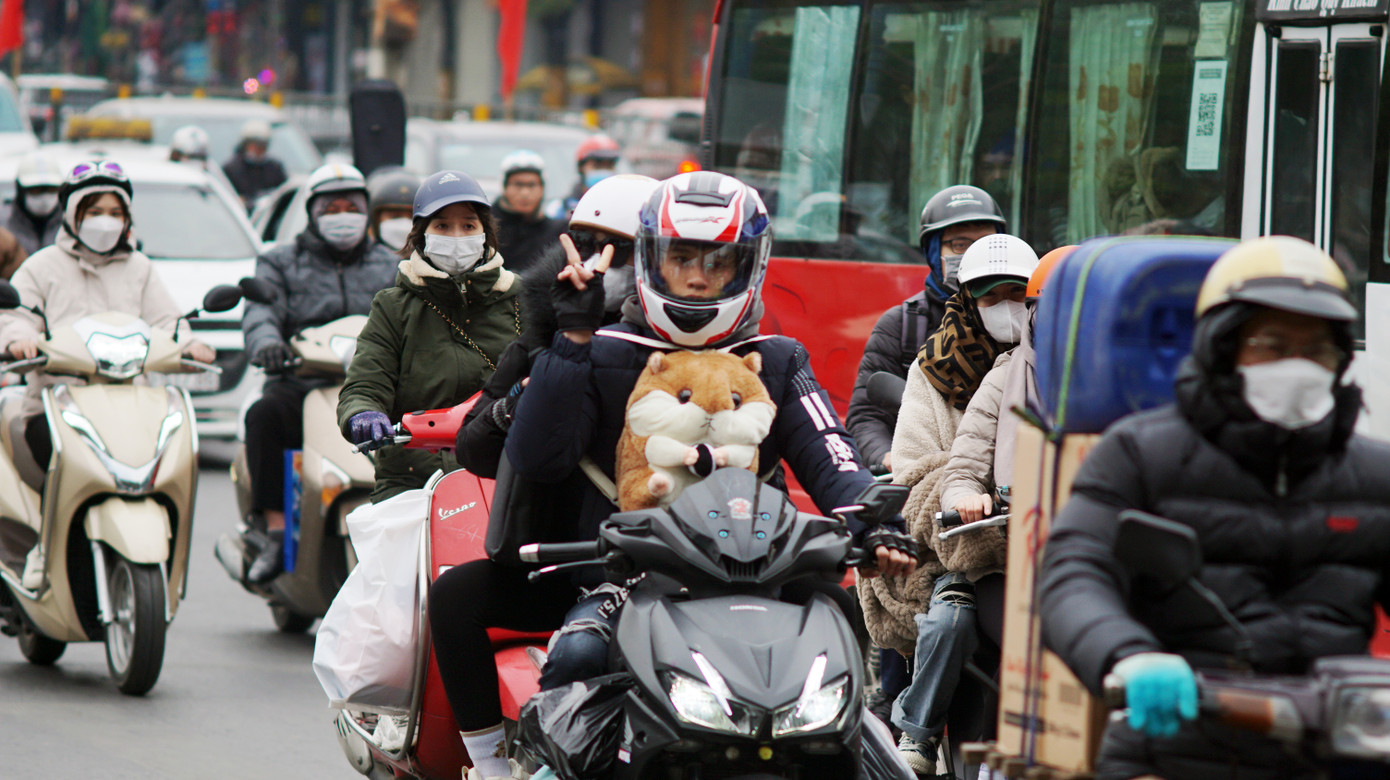 Đặc biệt, nút giao ngã tư Giải Phóng - Vành đai 3 ùn theo cả 2 hướng từ Giải Phóng đi QL1A và hướng Cầu Thanh Trì đi Linh Đàm. Ảnh: Thanh Hà Đặc biệt, nút giao ngã tư Giải Phóng - Vành đai 3 ùn theo cả 2 hướng từ Giải Phóng đi QL1A và hướng Cầu Thanh Trì đi Linh Đàm. Ảnh: Thanh Hà