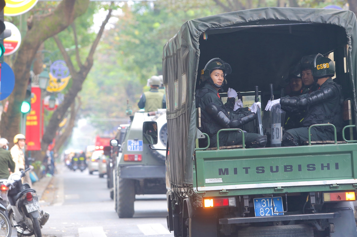 Xe tải chở quân tiểu đội.