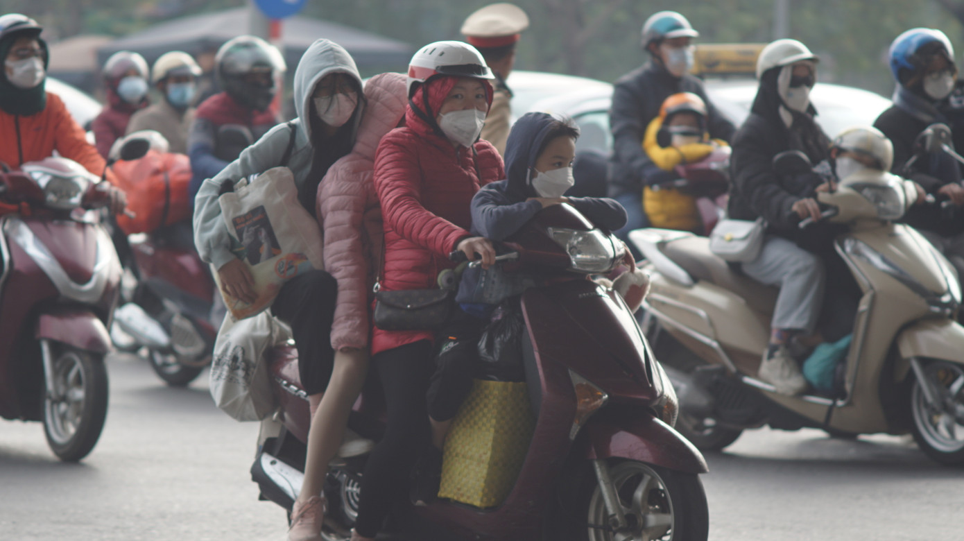 Tại khu vực đường Ngọc Hồi hướng Giải Phóng cũng rất đông các phương tiện.