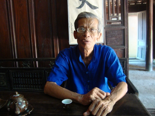 Ông Võ Đại Hàm, người hơn 30 năm qua trực tiếp trông coi, gìn giữ và đón tiếp những đoàn khách trong nước, quốc tế đến thăm ngôi nhà của Đại tướng