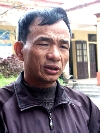 Ông Mễ, trưởng thôn Thúy Nẻo. Ảnh: Phạm Duẩn.