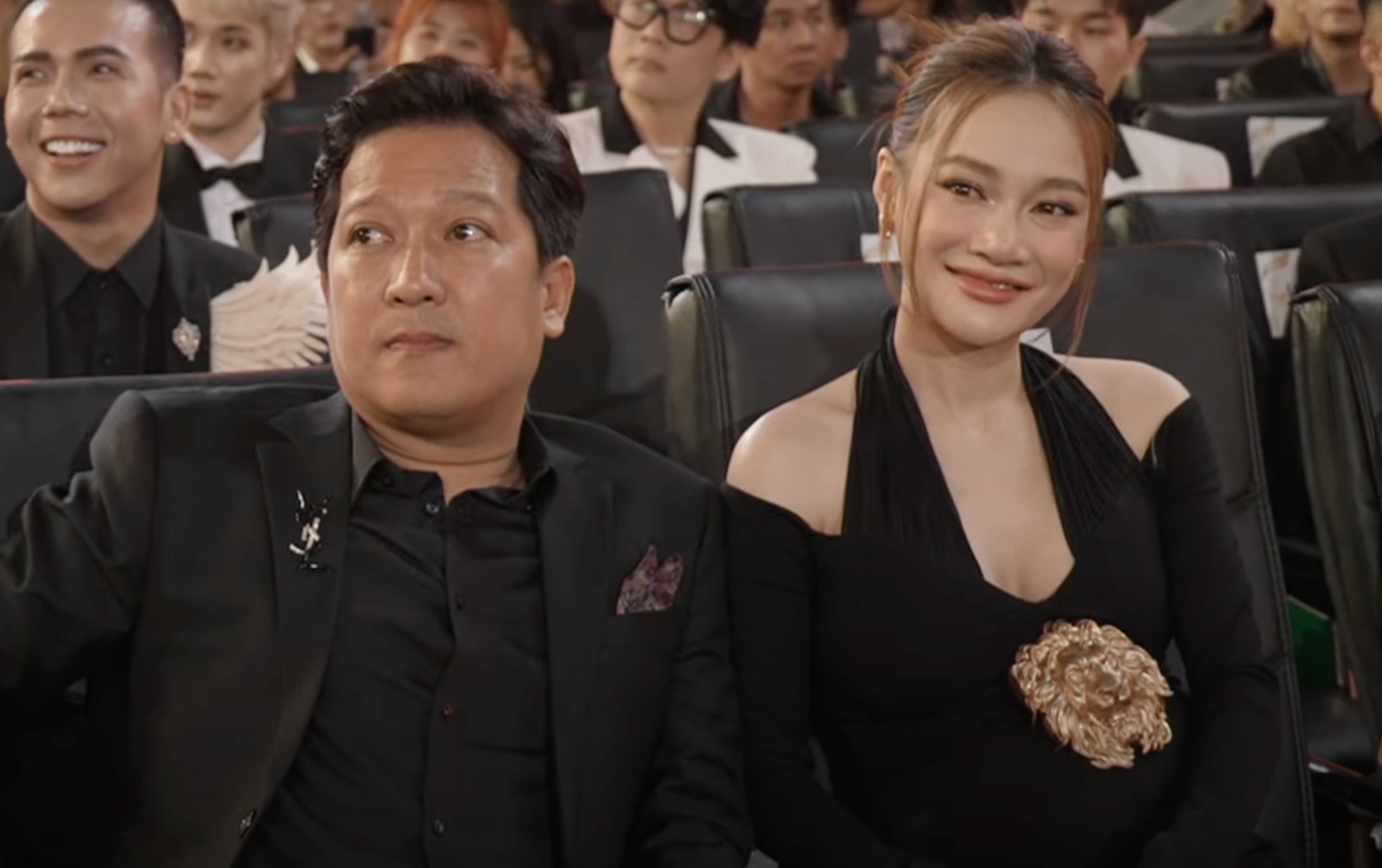 Bà bầu Nhã Phương gợi cảm bên chồng, danh hài Trường Giang.