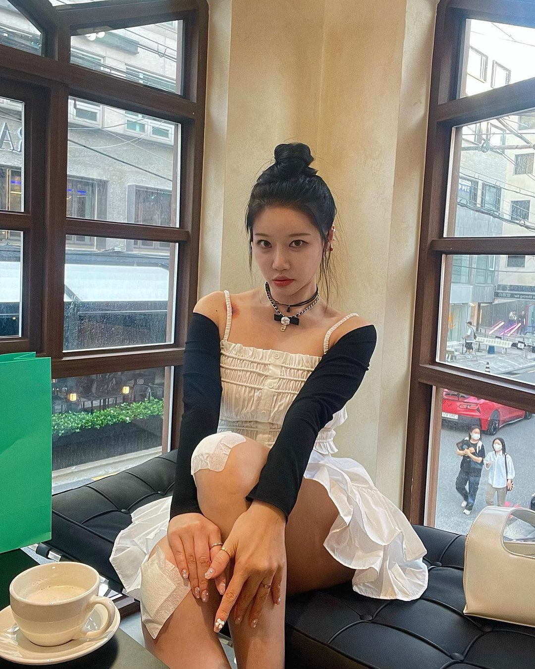 Dù không công khai thừa nhận, nhiều người tin rằng Sarah can thiệp phẫu thuật thẩm mỹ hoặc các thủ thuật xâm lấn khác để có ngoại hình luôn xinh tươi như gái đôi mươi.