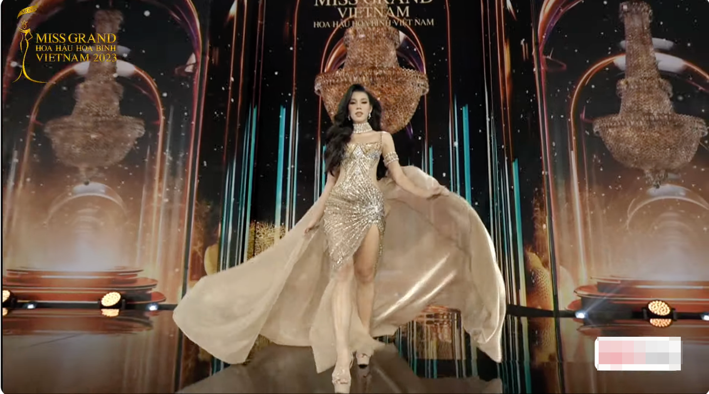 Top 15 chung cuộc bước vào phần thi Dạ hội.