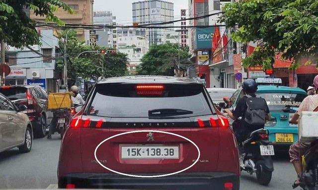 Biển số "Ông Địa nhỏ" trên chiếc Peugeot 2008 ở Hải Phòng. Ảnh: VNN.