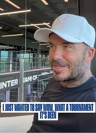 Beckham nhận phản ứng trái chiều khi cùng con gái quay video đội tuyển nữ Anh.