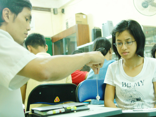 Điều khiển con lắc bằng ý nghĩ. Điều khiển con lắc bằng ý nghĩ