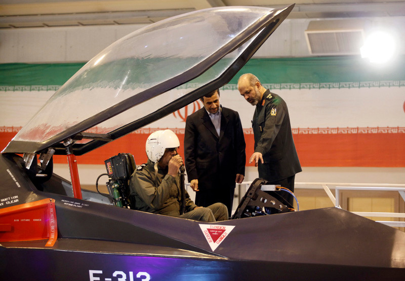 Đến nay, lực lượng không quân của Iran bao gồm các mẫu máy bay cũ của Nga, Trung Quốc và Mỹ. Do lệnh cấm vận quốc tế về bán vũ khí cho nước Cộng hòa, hầu như không có phụ tùng thay thế cho lực lượng không quân Iran hiện nay