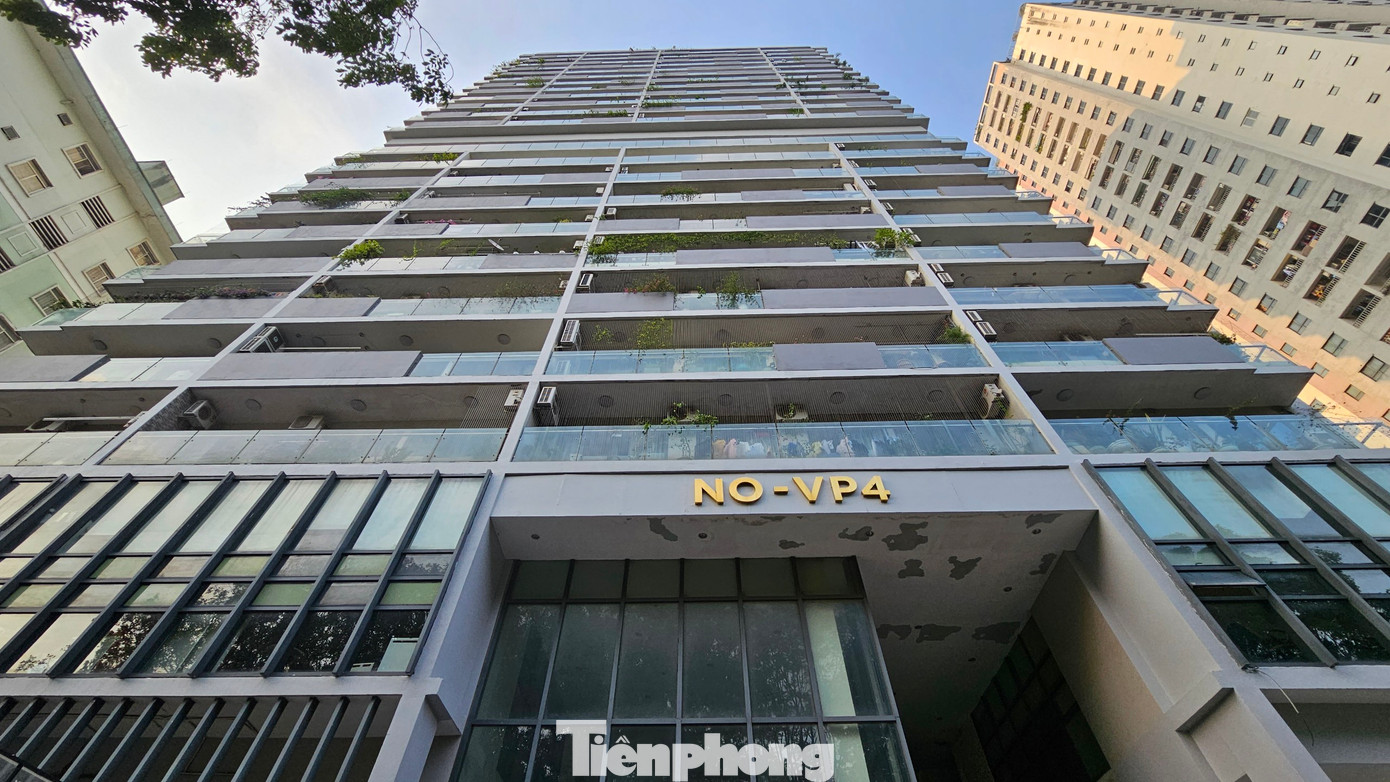 Ở khu vực tầng 2 chung cư NO-VP4 và tầng 2 chung cư NO-VP2 khu bán đảo Linh Đàm, chủ đầu tư đưa hạng mục công trình vào sử dụng, hoạt động khi chưa có giấy chứng nhận hoặc văn bản thẩm duyệt thiết kế về PCCC. Ở khu vực tầng 2 chung cư NO-VP4 và tầng 2 chung cư NO-VP2 khu bán đảo Linh Đàm, chủ đầu tư đưa hạng mục công trình vào sử dụng, hoạt động khi chưa có giấy chứng nhận hoặc văn bản thẩm duyệt thiết kế về PCCC.