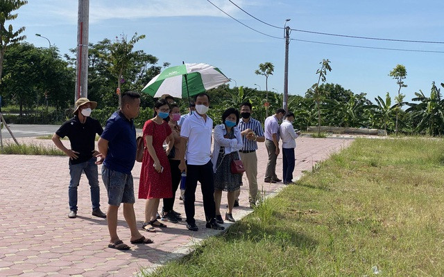 Cần phải tính toán lại mức giá khởi điểm của các lô đất để phù hợp với mức giá của thị trường hiện tại. (Ảnh minh họa) Cần phải tính toán lại mức giá khởi điểm của các lô đất để phù hợp với mức giá của thị trường hiện tại. (Ảnh minh họa)