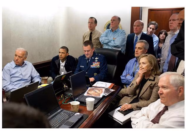 Tháng 5 năm 2011: Ông Obama theo dõi vụ tiêu diệt trùm khủng bố Osama Bin Laden