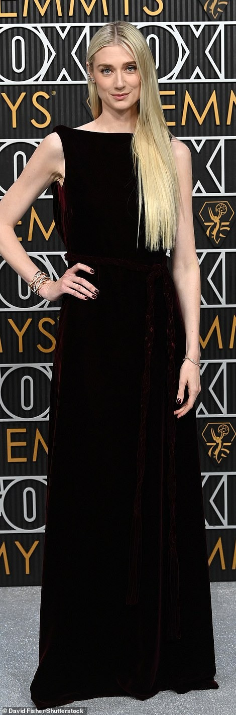 Ngôi sao The Crown Elizabeth Debicki khiến cư dân mạng trầm trồ trước diện mạo thanh lịch, tinh tế. Ảnh: Shutterstock/Getty Images. Ngôi sao The Crown Elizabeth Debicki khiến cư dân mạng trầm trồ trước diện mạo thanh lịch, tinh tế. Ảnh: Shutterstock/Getty Images.