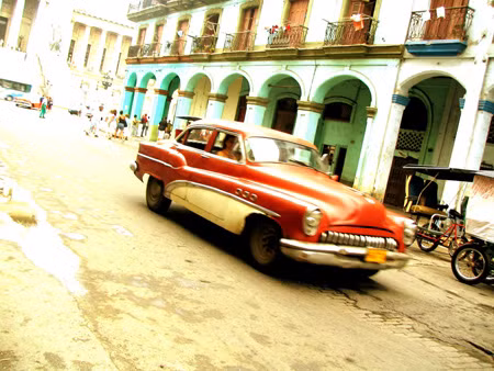 Chiếc Buick đời 1950 tại Havana vào tháng 4/2005