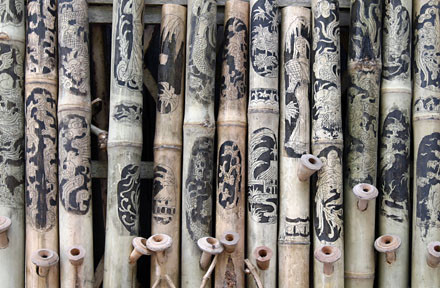 Những điếu cày phục vụ cho người nghiện thuốc trở thành một món hàng kỉ niệm cho du khách khi đến thủ đô