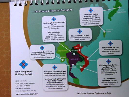 Mặt sau tờ lịch tháng 10 có hình bản đồ Việt Nam nhưng không có Hoàng Sa, Trường Sa