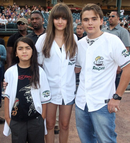Paris Jackson bên anh ruột - Prince và em trai Blanket. Paris Jackson bên anh ruột - Prince và em trai Blanket