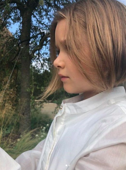 ‘Công chúa’ 7 tuổi nhà Beckham bụ bẫm, tóc ngắn cực dễ thương ảnh 4
