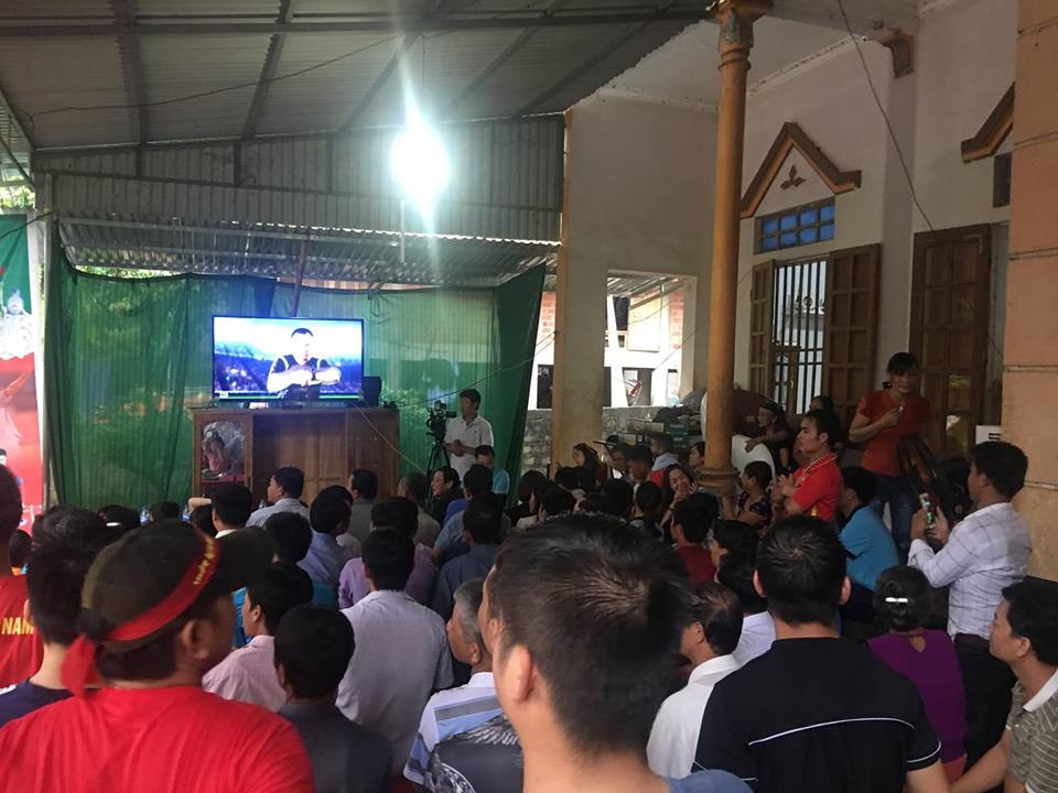 Ngàn cung bậc cảm xúc của CĐV Việt Nam ở trận bán kết ảnh 22