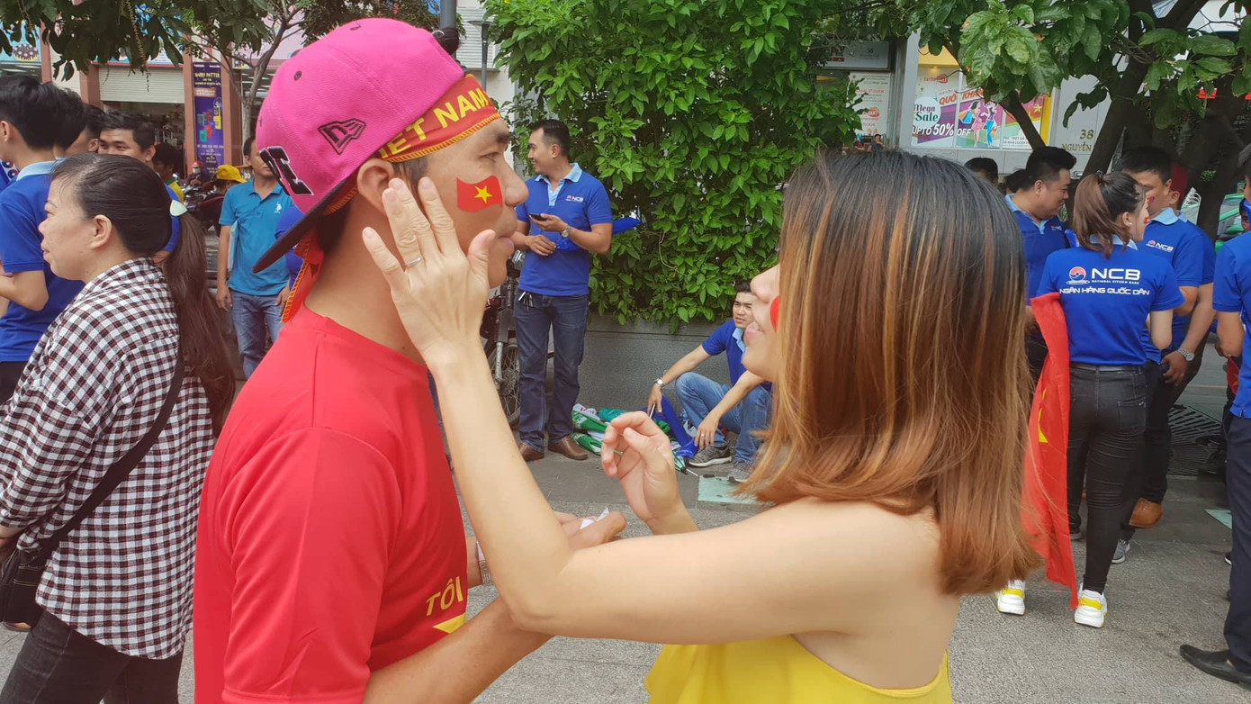 Ngàn cung bậc cảm xúc của CĐV Việt Nam ở trận bán kết ảnh 47