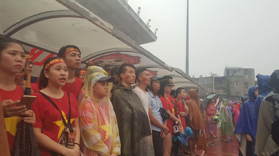 Ngàn cung bậc cảm xúc của CĐV Việt Nam ở trận bán kết ảnh 21