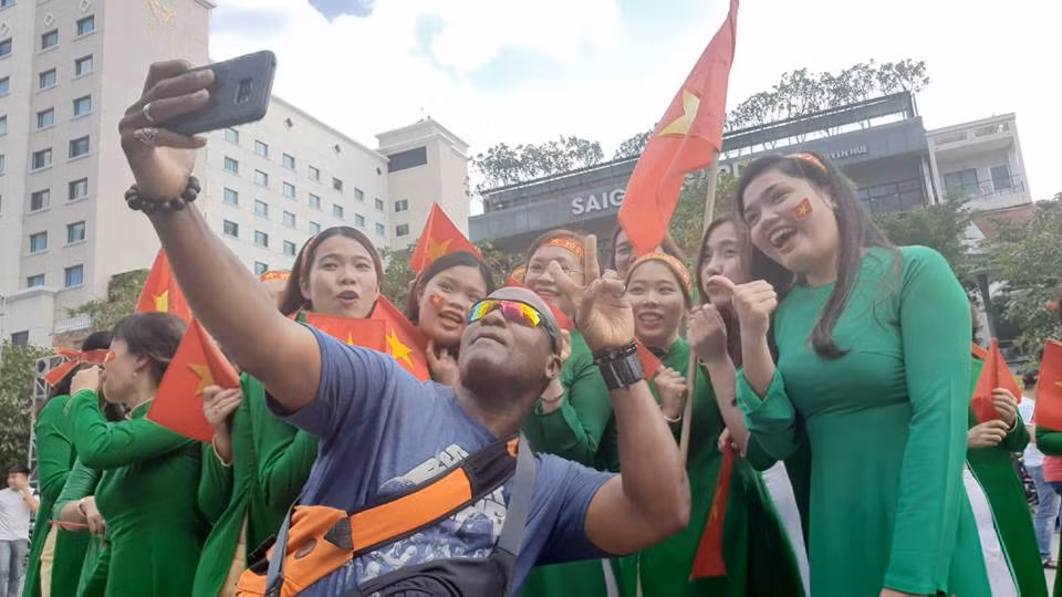 Ngàn cung bậc cảm xúc của CĐV Việt Nam ở trận bán kết ảnh 50