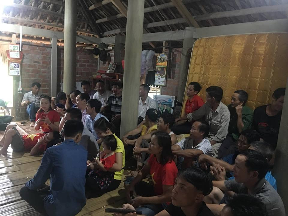 Ngàn cung bậc cảm xúc của CĐV Việt Nam ở trận bán kết ảnh 24