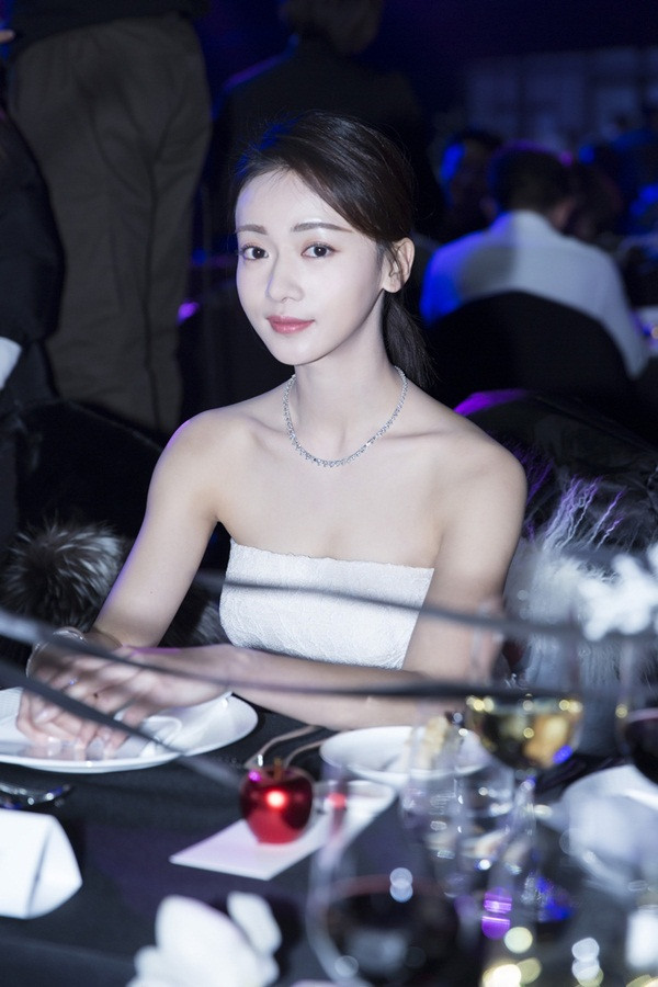 Ngắm nàng 'Anh Lạc' trong 'Diên Hi Công Lược' thời chưa nổi tiếng ảnh 8