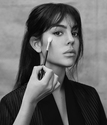 Ronaldo cùng bồ nóng bỏng dạo bước Milan, tắm biển Ibiza ảnh 13