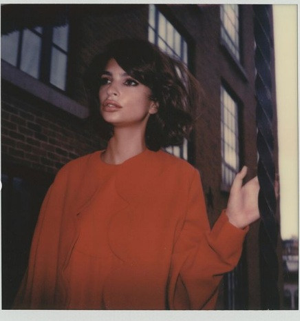 'Mỹ nhân mặc bikini đẹp nhất’ Emily Ratajkowski gợi tình táo bạo ảnh 4