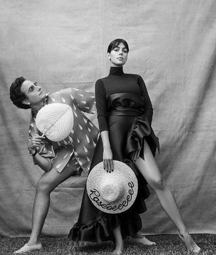 Ronaldo cùng bồ nóng bỏng dạo bước Milan, tắm biển Ibiza ảnh 14