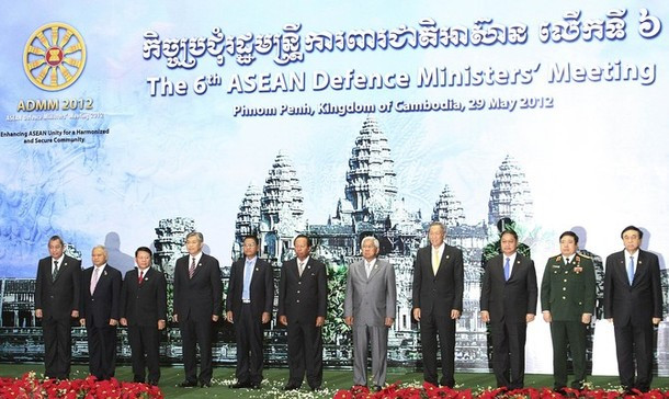 Các bộ trưởng quốc phòng ASEAN tại hội nghị