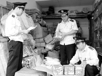 Pháo nhập lậu bị Đội kiểm soát Chi cục Hải quan Cốc Nam (Cục Hải quan Lạng Sơn) bắt giữ