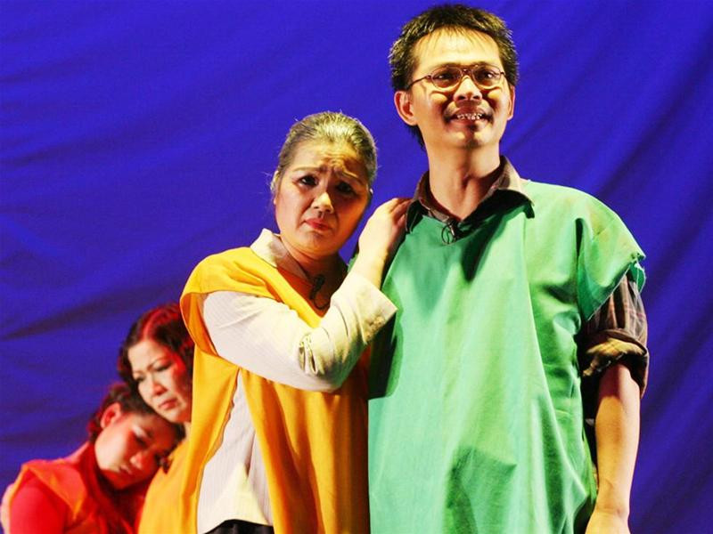 “Sang sông” với diễn xuất của Trung Hiếu, Lệ Ngọc… Ảnh: Nguyễn Đình Toán “Sang sông” với diễn xuất của Trung Hiếu, Lệ Ngọc… Ảnh: Nguyễn Đình Toán