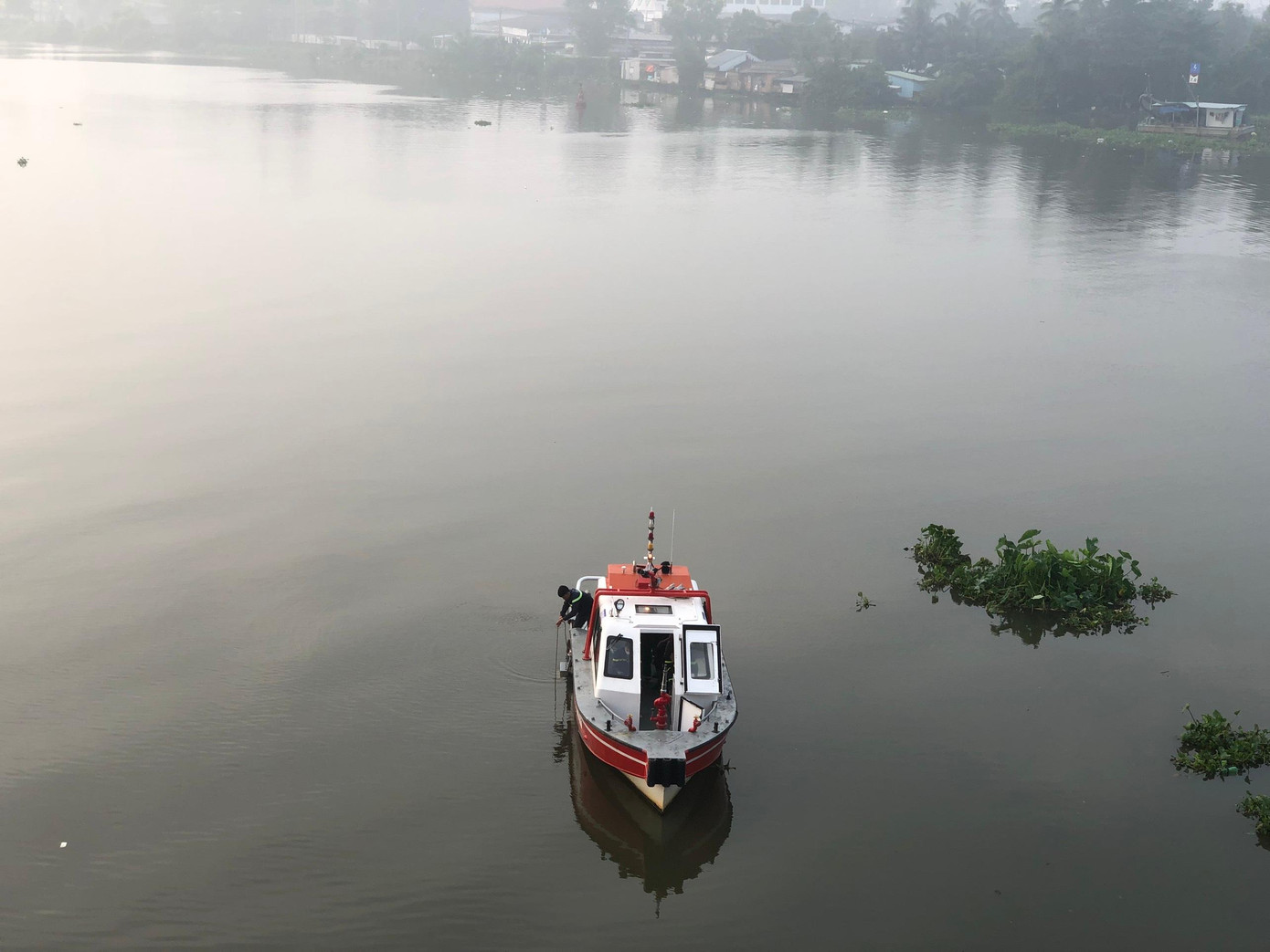 Người nhái được huy động đến hiện trường tìm kiếm nạn nhân.