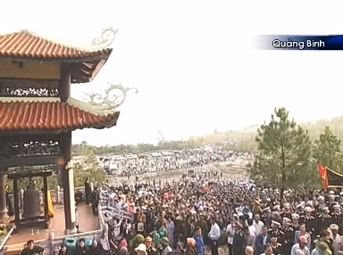 Toàn cảnh lễ an táng Đại tướng tại Vũng Chùa. 