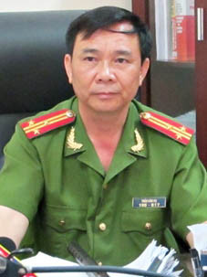 Thượng tá Trần Văn Vụ, Trưởng phòng CS PC&CC quận Hoàn Kiếm trao đổi với báo chí sáng 4/6