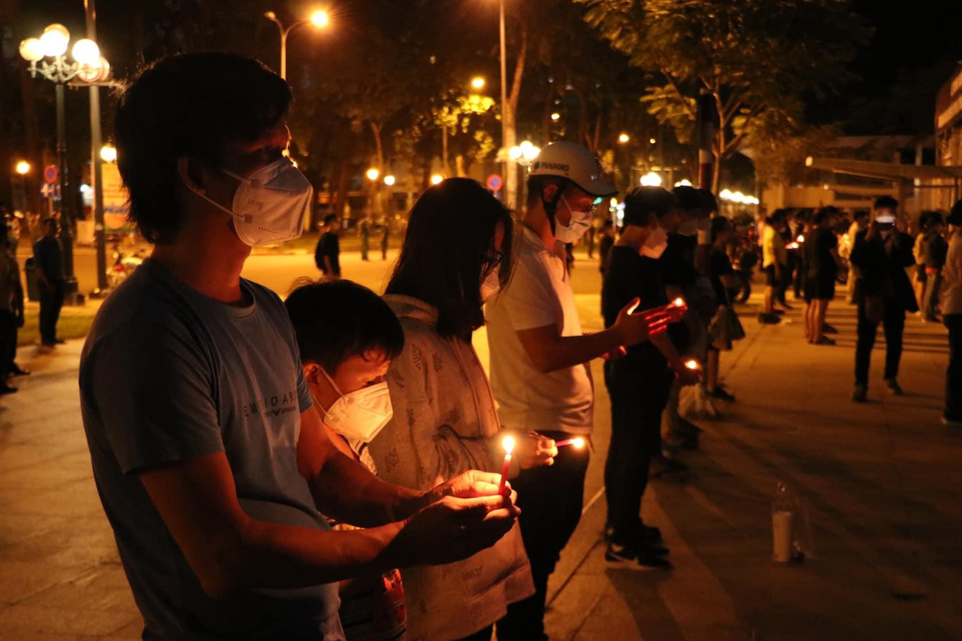 Xúc động lễ tưởng niệm đồng bào tử vong và cán bộ, chiến sĩ hy sinh do đại dịch COVID-19 ảnh 44