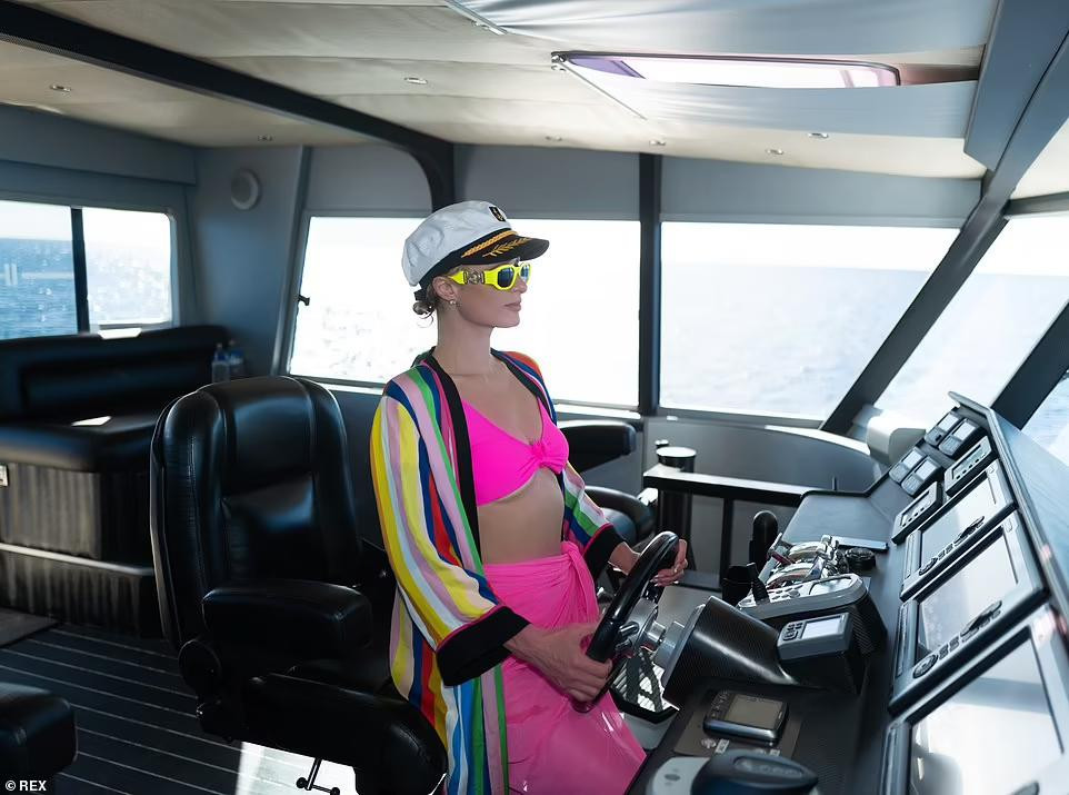 Paris và Carter làm đám cưới sau gần một năm đính hôn và hai năm hẹn hò. Trước đó, ngôi sao thực tế Mỹ từng 3 lần đính hôn nhưng đều không thể đi đến cái kết đẹp là đám cưới. Paris và Carter làm đám cưới sau gần một năm đính hôn và hai năm hẹn hò. Trước đó, ngôi sao thực tế Mỹ từng 3 lần đính hôn nhưng đều không thể đi đến cái kết đẹp là đám cưới.