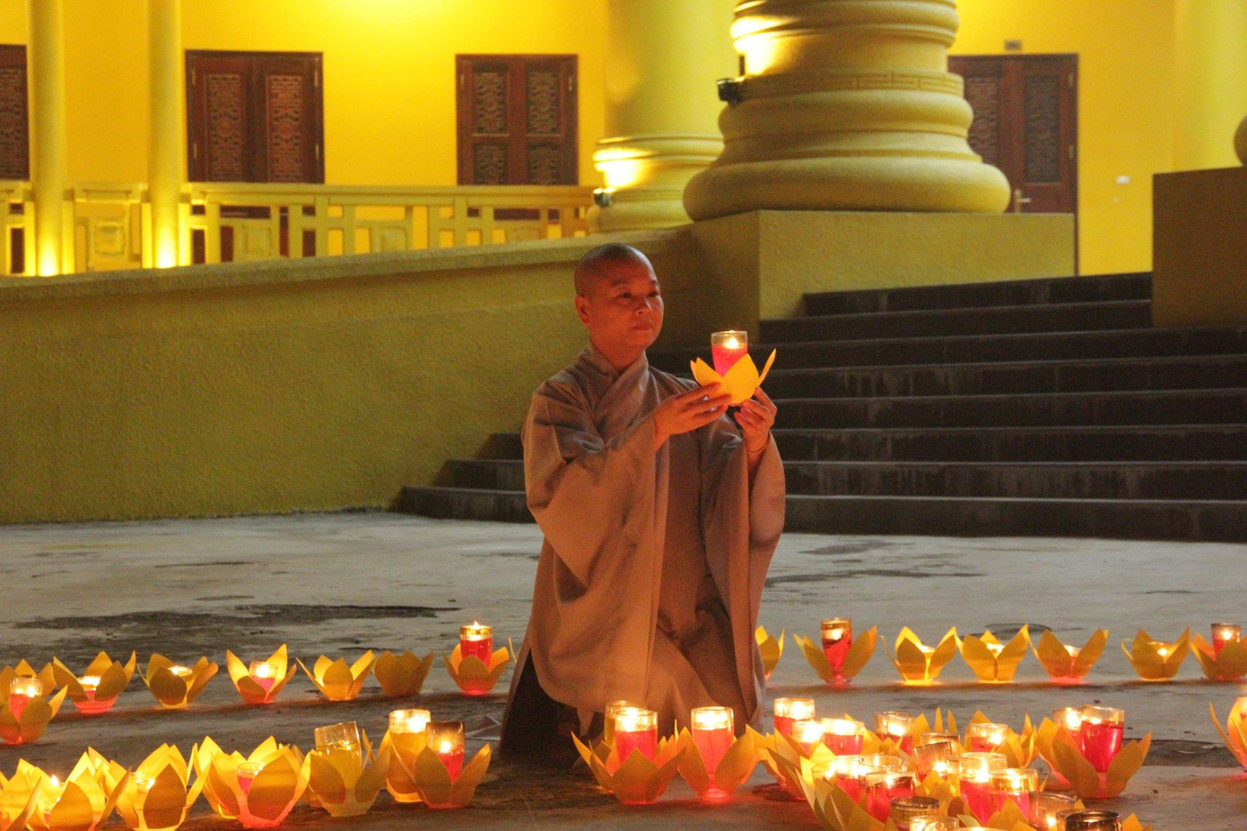 Xúc động lễ tưởng niệm đồng bào tử vong và cán bộ, chiến sĩ hy sinh do đại dịch COVID-19 ảnh 52