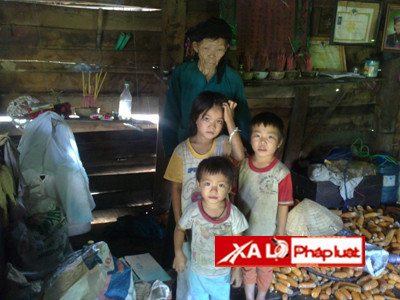 Bà lão và bốn đứa trẻ này mất sạch nơi nương tựa sau thảm án