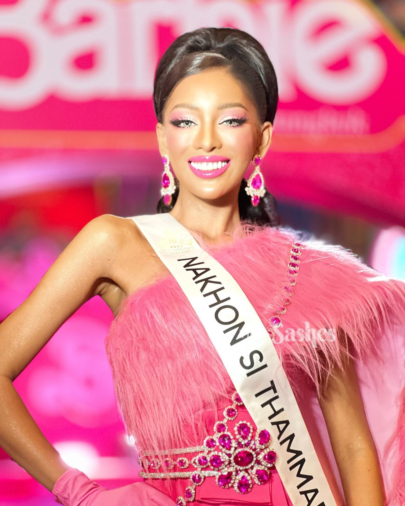 Hoa hậu Hoàn vũ Thái Lan 2023 được đánh giá là mùa giải chuyên nghiệp nhất từ trước đến nay. Trước đó, các tỉnh, thành của Thái Lan đã tổ chức cuộc thi riêng để tìm đại diện. Cuộc thi nhằm tìm kiếm đại diện Thái Lan tham dự Hoa hậu Hoàn vũ 2023 tổ chức ở El Salvador vào cuối năm nay.